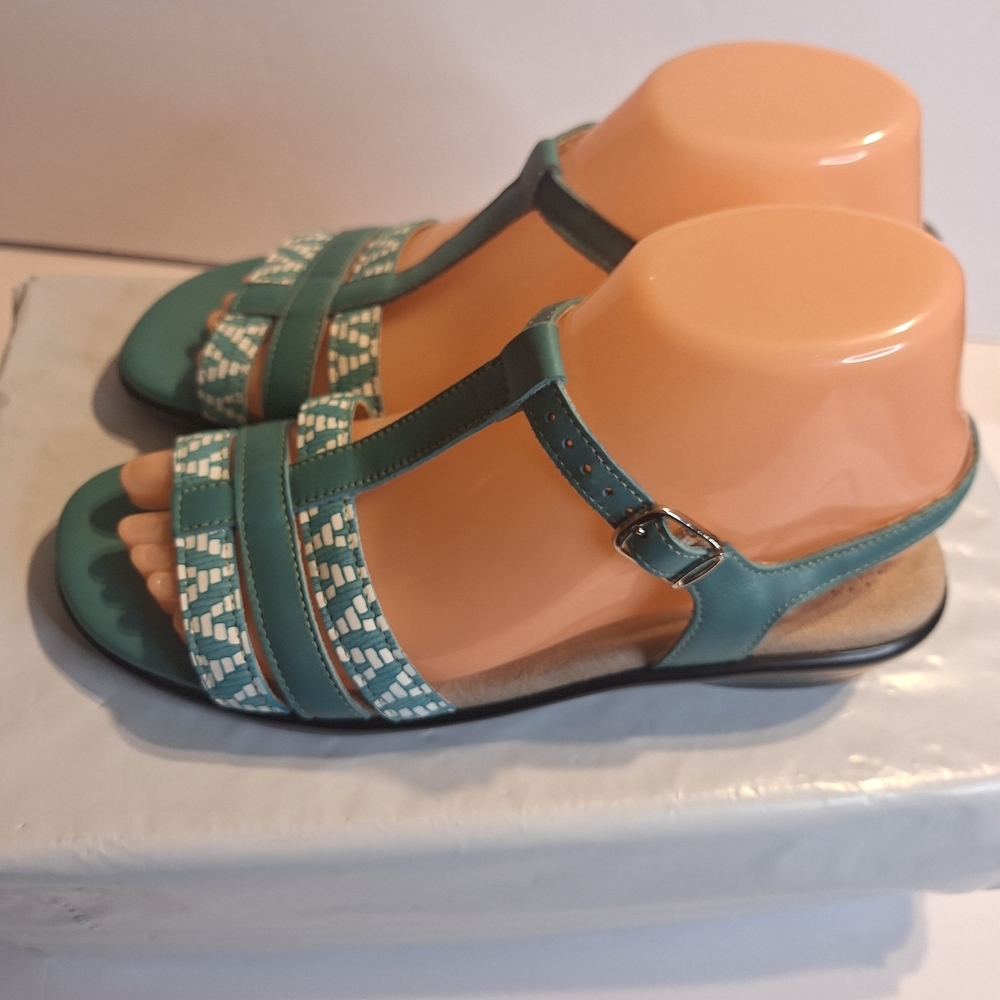 SAS Capri Teal Strappy T‑Bar Sandals with Patterned Accent. Size 7 M - Picture 4 of 10